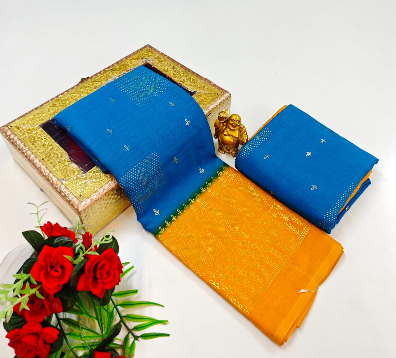 Zig Zag Digital Print Saree with Foil Print and Contrast Jari Border